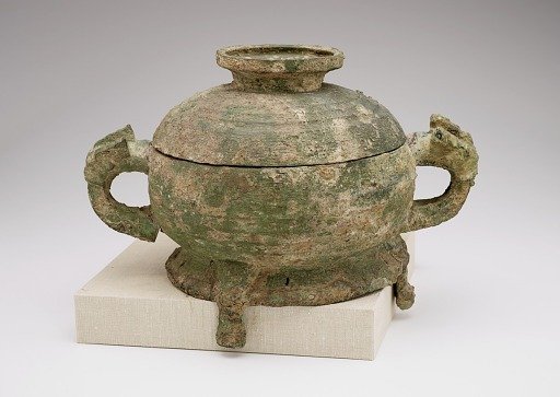 Vessel (kuei) and cover with stand