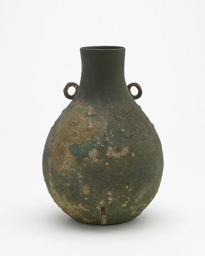 Wine container (<em>hu</em>) with birds and dragons