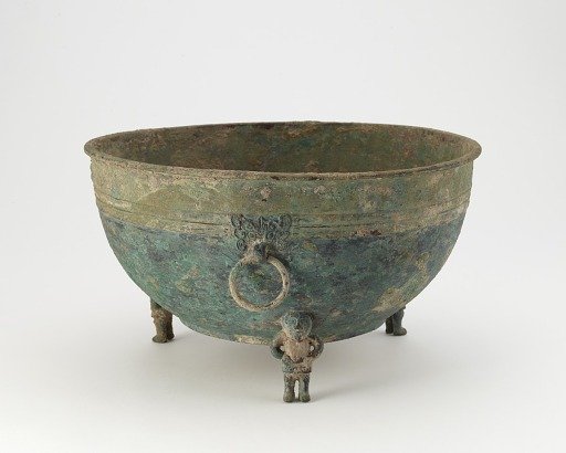 Vessel (<em>tui</em>) and stand