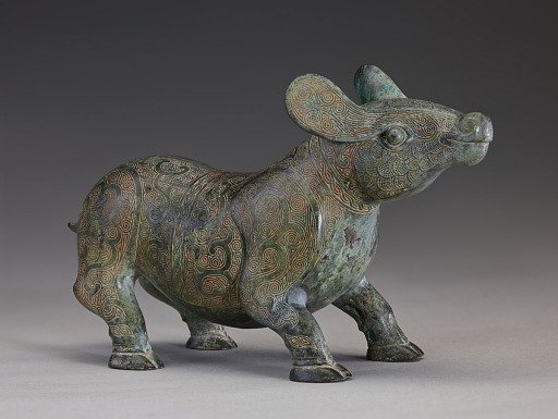 Fitting in the form of a quadruped with interlace