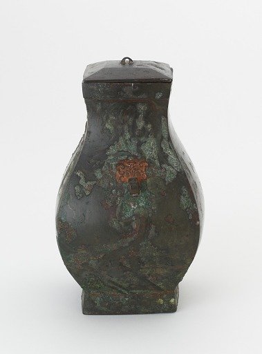 Lidded square ritual wine vessel (<em>fanghu</em>) with painted decoration