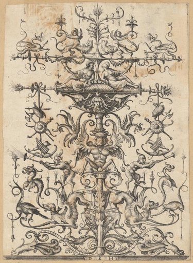 Grotesque candelabrum with trumpeting satyrs (upper filling)
