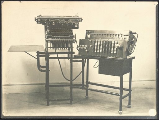 Typewriter and adding machine "Urania Vega"