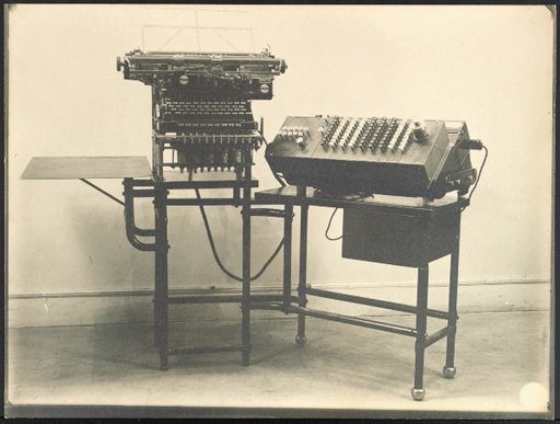 Typewriter and adding machine "Urania Vega"