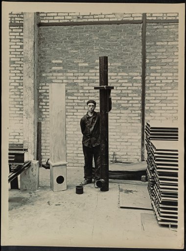 Workers with metal parts, Fillod factory in Florange (Moselle)