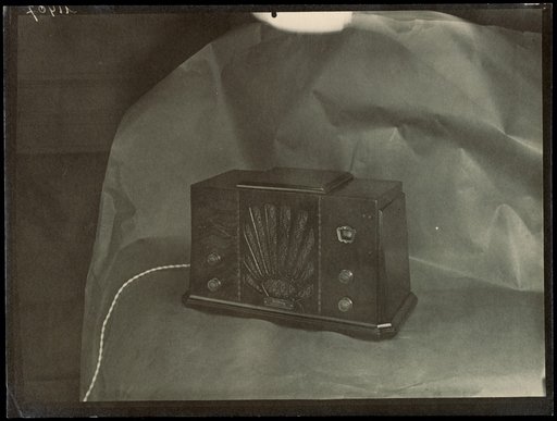 Radio "Jeffrey" in Wooden Case