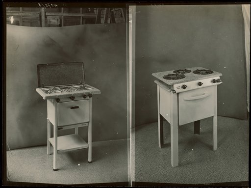 Enamel gas stove "Champagne", Gazechal; Enamel gas stove "Scholtès", Thionville