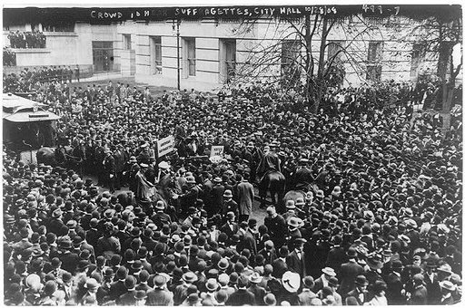 Crowd to hear Suffragettes, Oct. 28, 1908