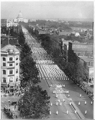 Ku Klux Klan parade, Washington, D.C., on Pennsylvania Ave., N.W. [bird's-eye view