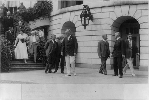 Wilson with members of the Democratic National Committee at the White House, Aug., 1916