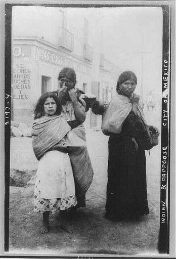 3] Indian [women] and pappoose, Mexico City