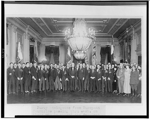 Forty delegates from European countries passing through Wash[ington] on their way to attend the American Legion Convention at New Orleans are entertained at the White House by President Harding
