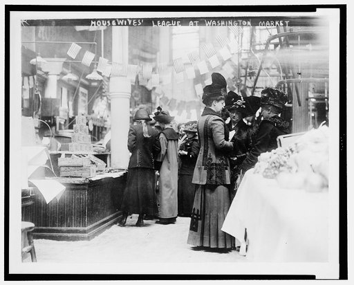 Housewives' League at Washington Market [N.Y.C.