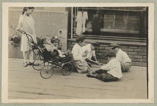 City children - Syrian children playing in street