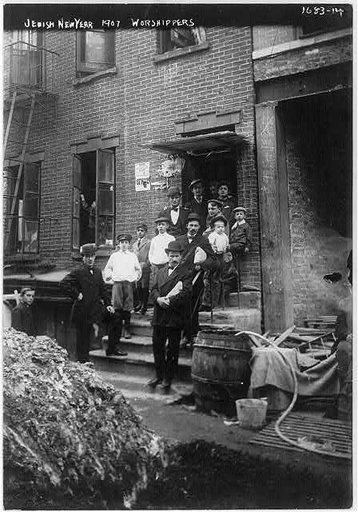 Worshippers on the Jewish New Year, 1907, in New York City