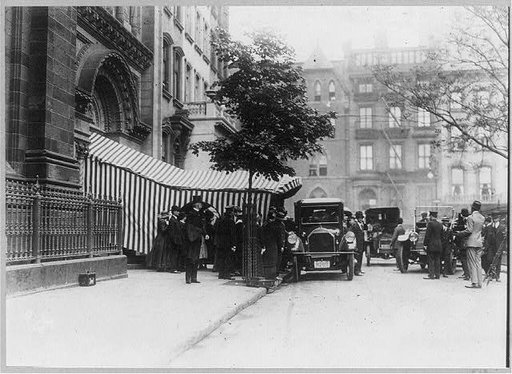 Weddings - Pres. Wilson's auto at Gordon-Grayson wedding