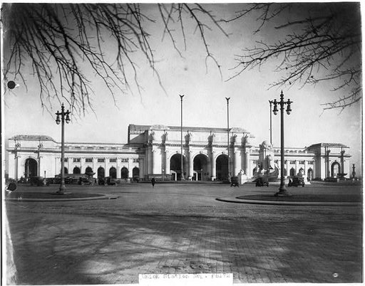 Union Station, Wash., D.C., ca. 192-. Full view from southeast