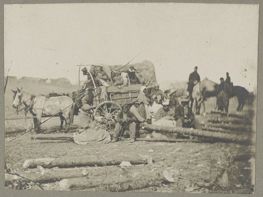Arrival of Negro family in the lines
