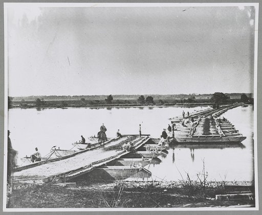 Pontoon bridge