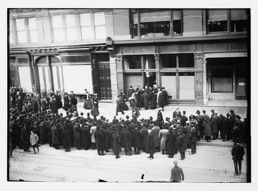 Crowd and suffragettes, New York