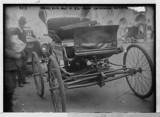 Haynes auto, built in 1876, now in Smithsonian Institute