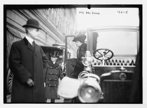 Mrs. Deo. Gould, alighting from carriage, New York