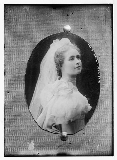 Mrs. H.L. Washington, cameo portrait