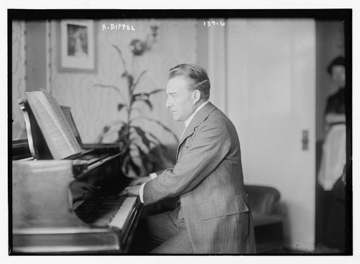 Andreas Dippel, at piano