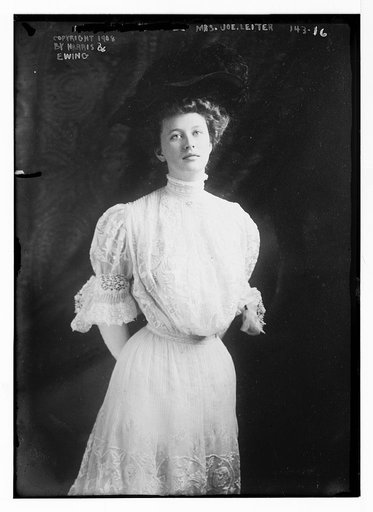 Mrs. Joe Leiter, standing, three-quarters, copyright by Harris & Ewing