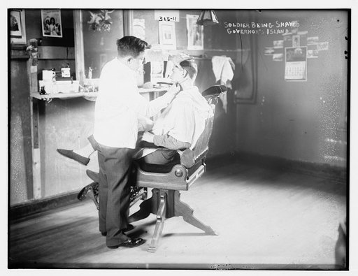 Gov's Isl.: soldiers being shaved