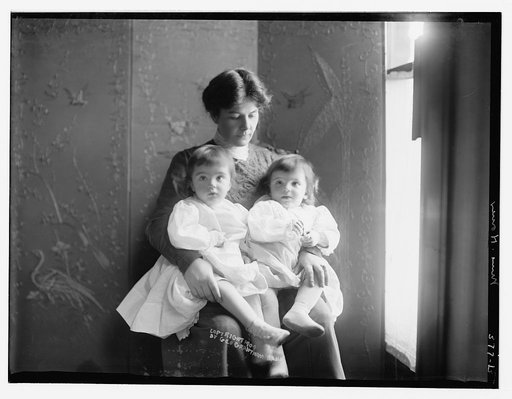 Louise Homer & children