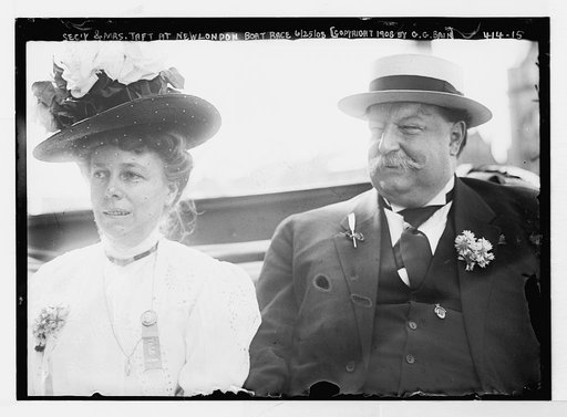 Sec'y & Mrs. Taft at New London boat race [Harvard-Yale