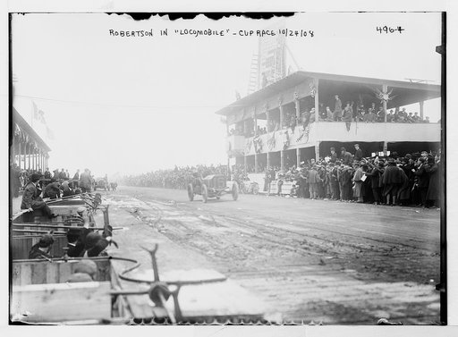Robertson in "Locomobile" cup race [Vanderbilt Cup Auto Race