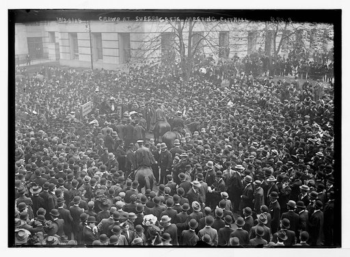 Crowd at suffragette meeting City Hall [New York