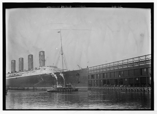 Lusitania docking at new Hudson River piers, Bain