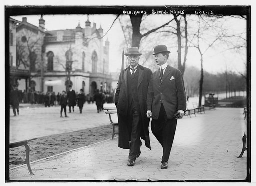 Gen. Hains and Major Hains [walking outside courthouse, Flushing, N.Y.