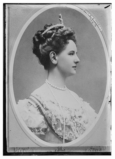 Queen of Holland, cameo portrait