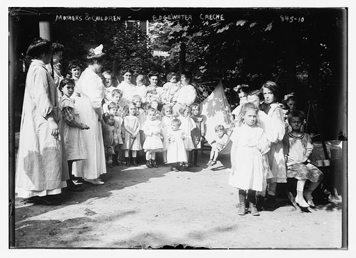 Mothers and children, Edgewater-Creche, Bryson Nursery