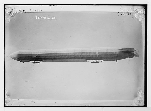 Blimp, Zeppelin No. 3, in flight