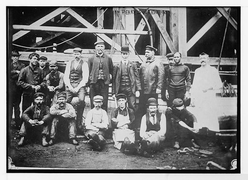 Peary's crew from the "Roosevelt"