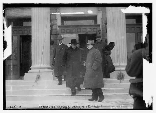 T. Roosevelt leaving court, Mineola, L.I.