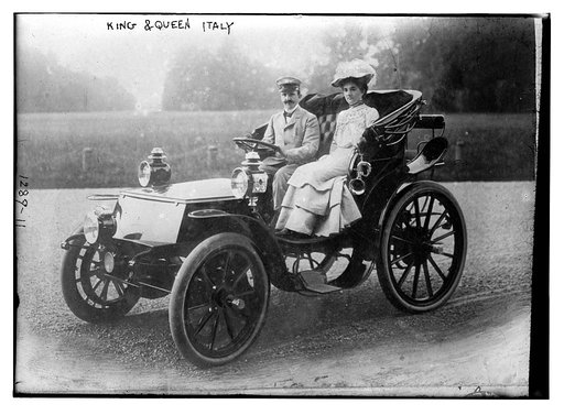 King and Queen of Italy in a car