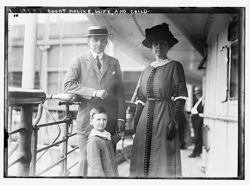 Count Moltke, wife, and child