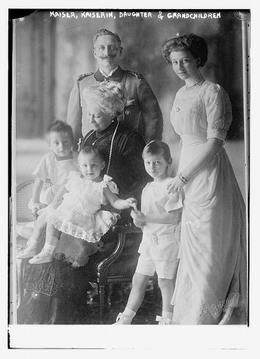 Kaiser, Kaiserin, daughter and grandchildren