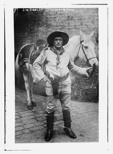 Sir Genille Cave Brown Cave