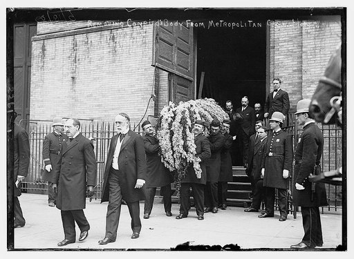 Removing Conried's body from Metropolitan Opera House