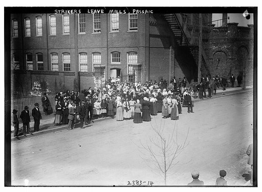 Strikers leave mills, Passaic
