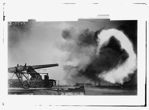 Coastal defense gun on a disappearing mount