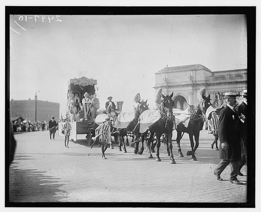 Knights of Columbus "Columbus before the King" float at the Columbus Fountain dedication ceremony, Union Station, Washington, D.C., June  8,1912 