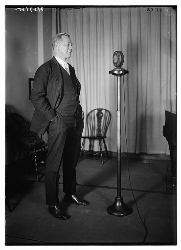 Kerns ? in front of microphone